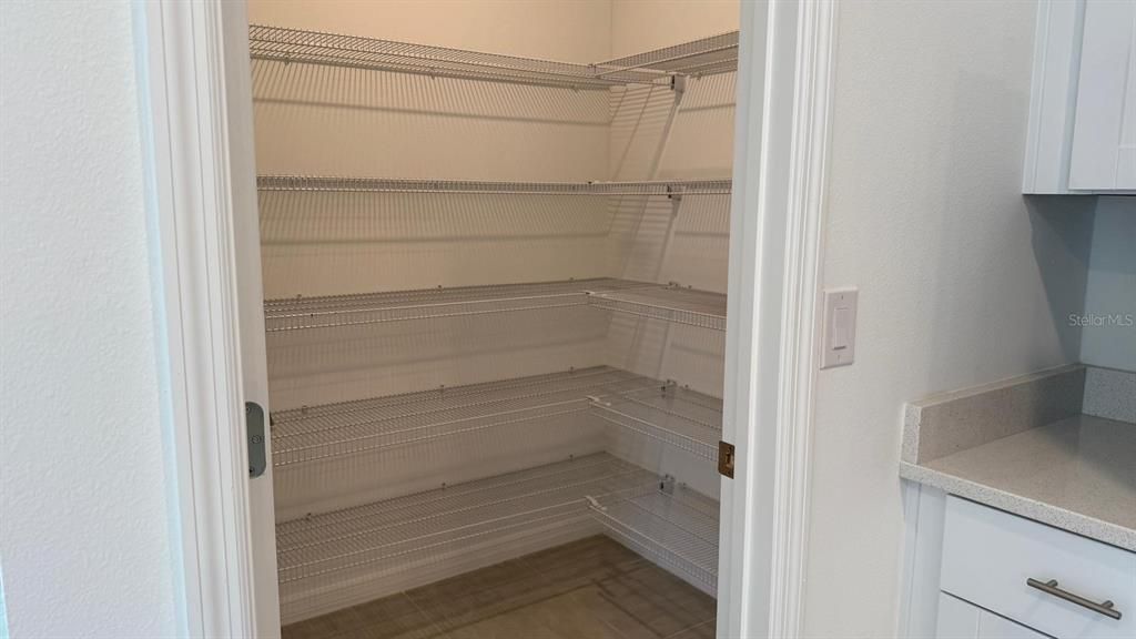 出租: $2,550 (4 贝兹, 3 浴室, 2106 平方英尺)