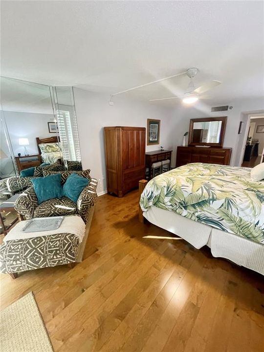 For Rent: $6,500 (2 beds, 2 baths, 1464 Square Feet)