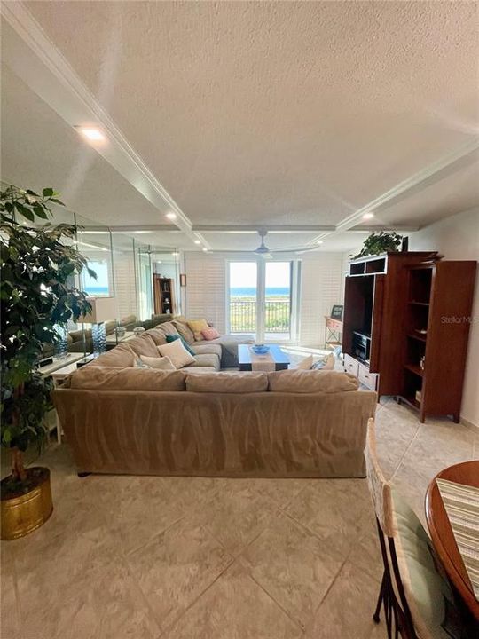 For Rent: $6,500 (2 beds, 2 baths, 1464 Square Feet)