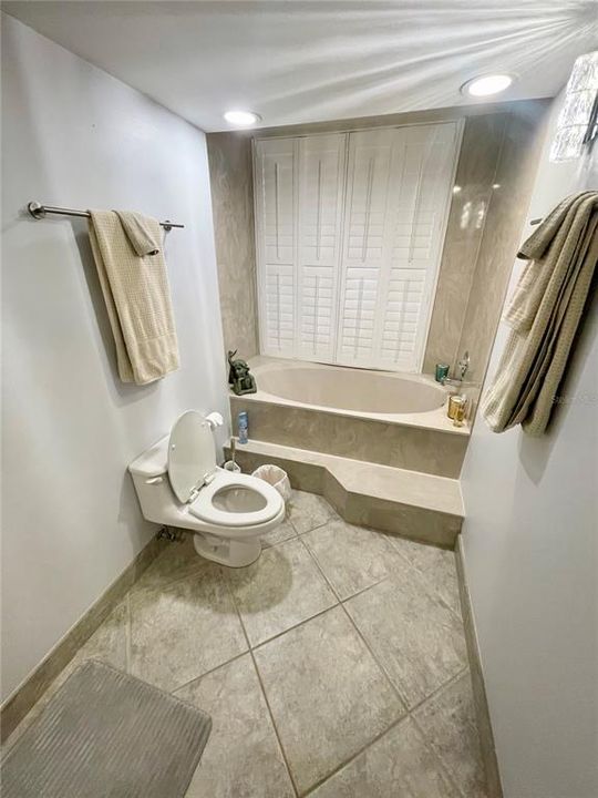 For Rent: $6,500 (2 beds, 2 baths, 1464 Square Feet)