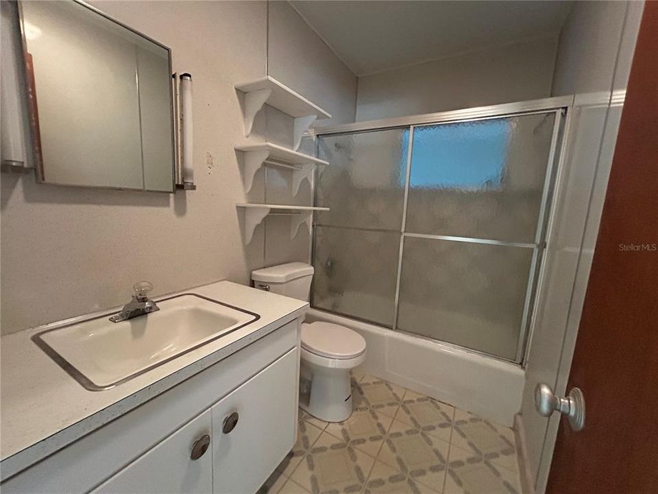 For Sale: $219,900 (2 beds, 1 baths, 1000 Square Feet)