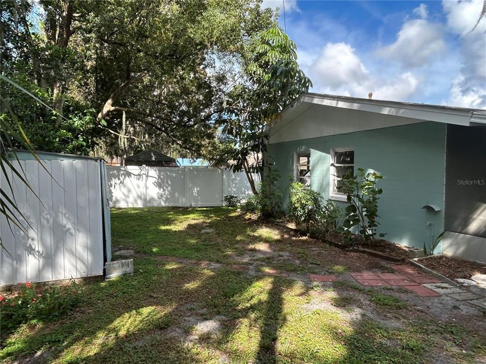 For Sale: $219,900 (2 beds, 1 baths, 1000 Square Feet)