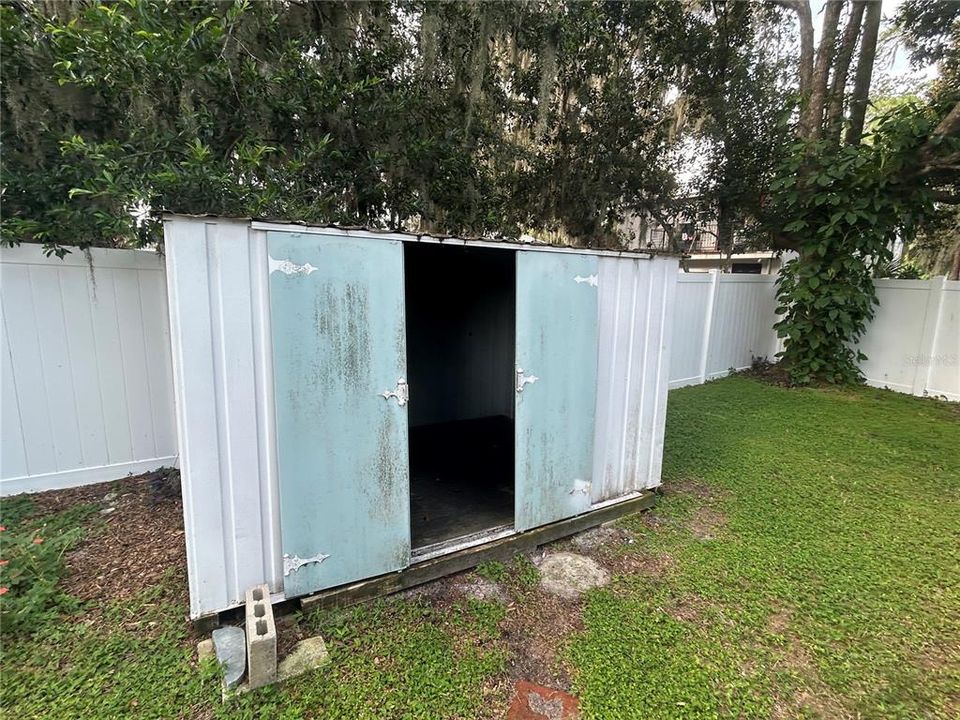 For Sale: $219,900 (2 beds, 1 baths, 1000 Square Feet)