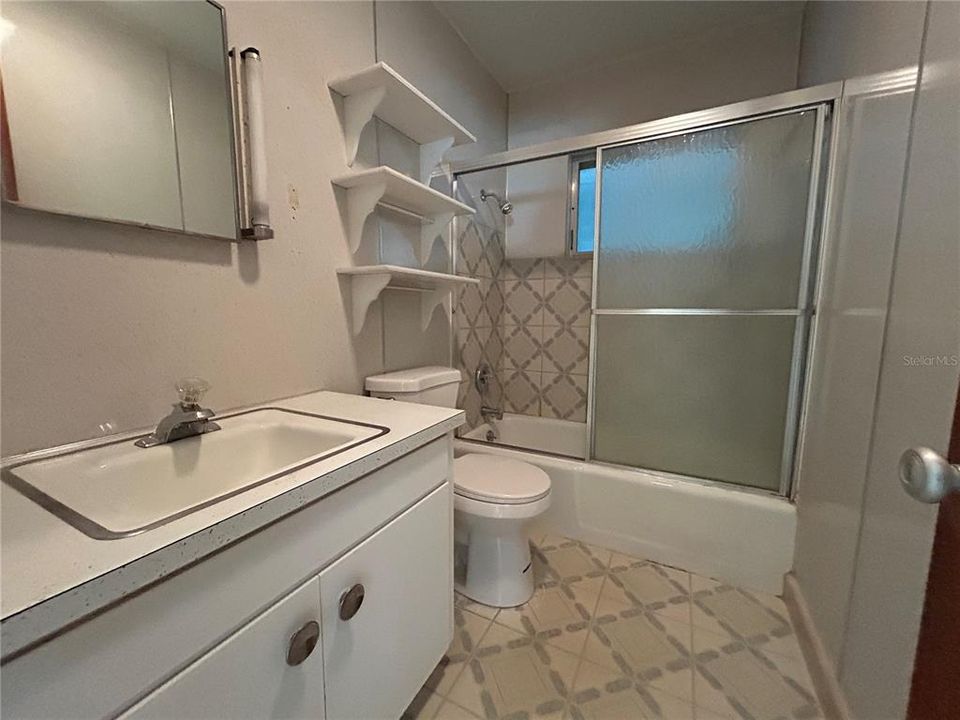 For Sale: $219,900 (2 beds, 1 baths, 1000 Square Feet)
