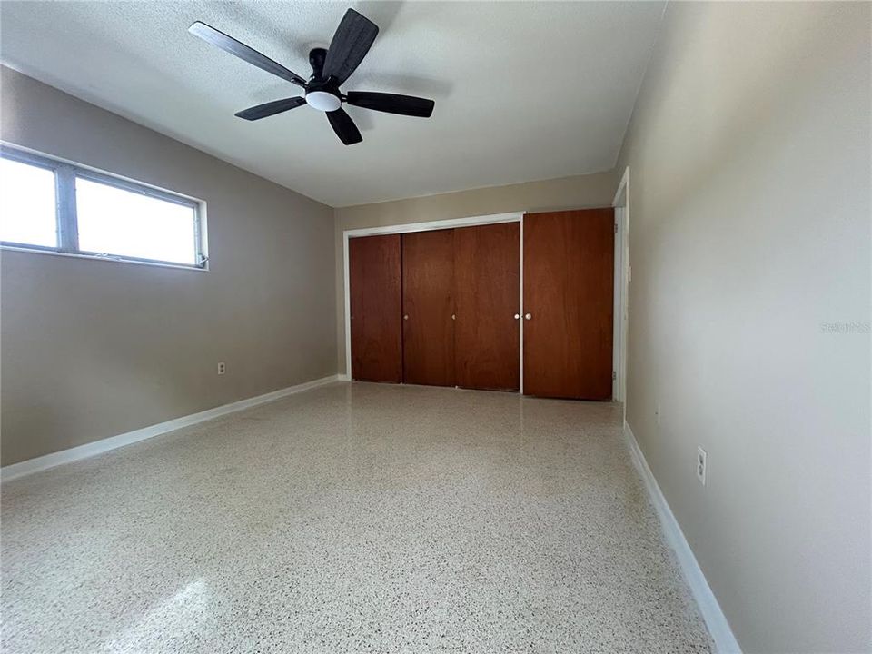 For Sale: $219,900 (2 beds, 1 baths, 1000 Square Feet)