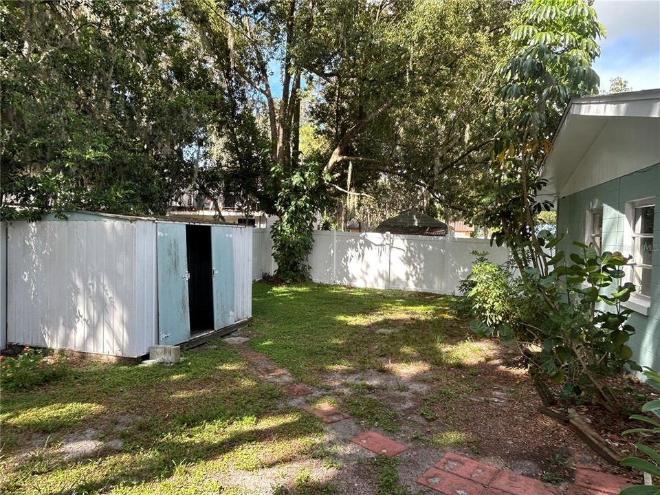 For Sale: $219,900 (2 beds, 1 baths, 1000 Square Feet)