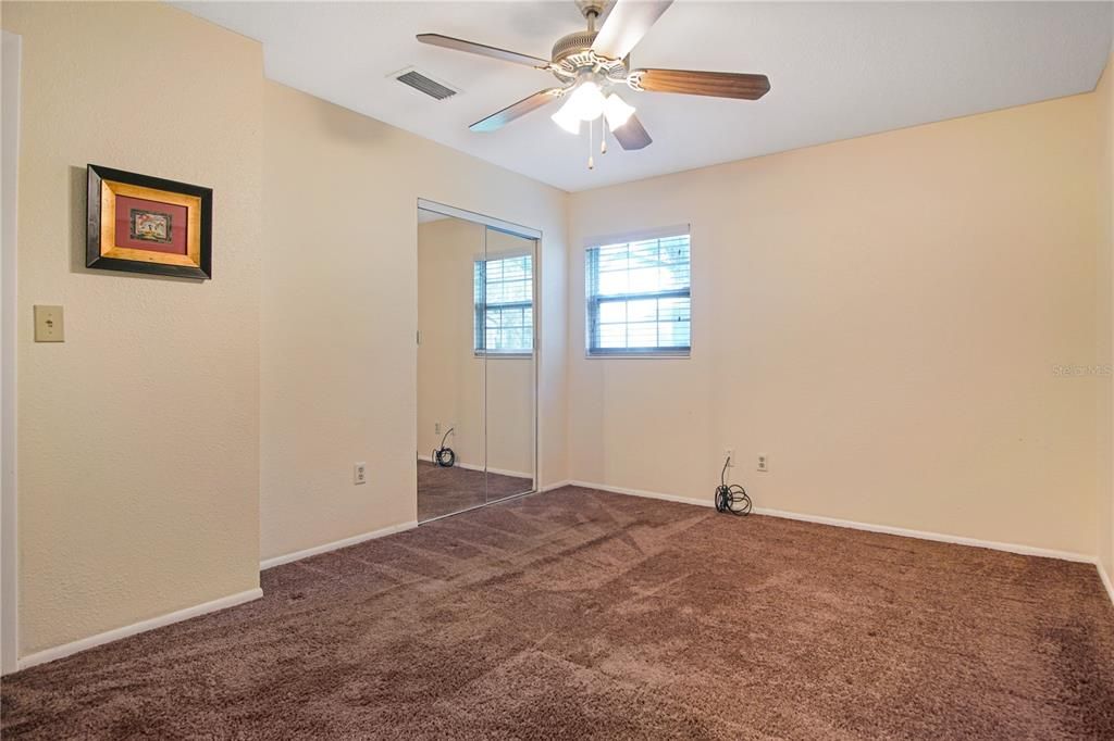 En Venta: $295,000 (4 camas, 2 baños, 1844 Pies cuadrados)