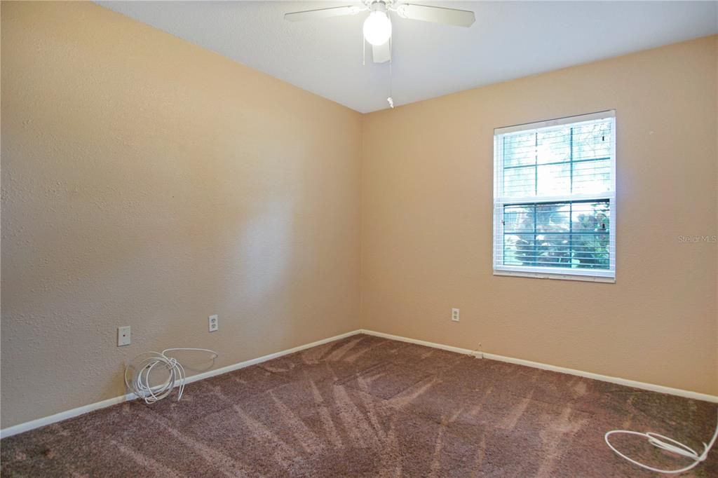 En Venta: $295,000 (4 camas, 2 baños, 1844 Pies cuadrados)