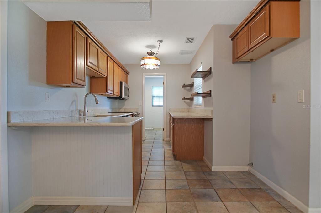 En Venta: $295,000 (4 camas, 2 baños, 1844 Pies cuadrados)