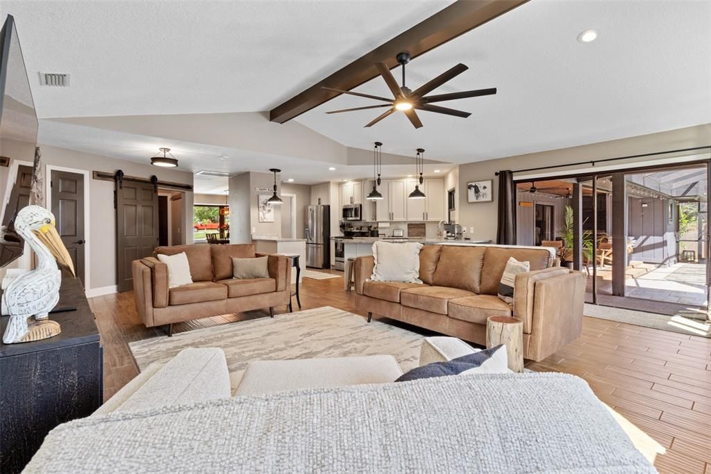 Activo con contrato: $799,999 (4 camas, 2 baños, 2636 Pies cuadrados)