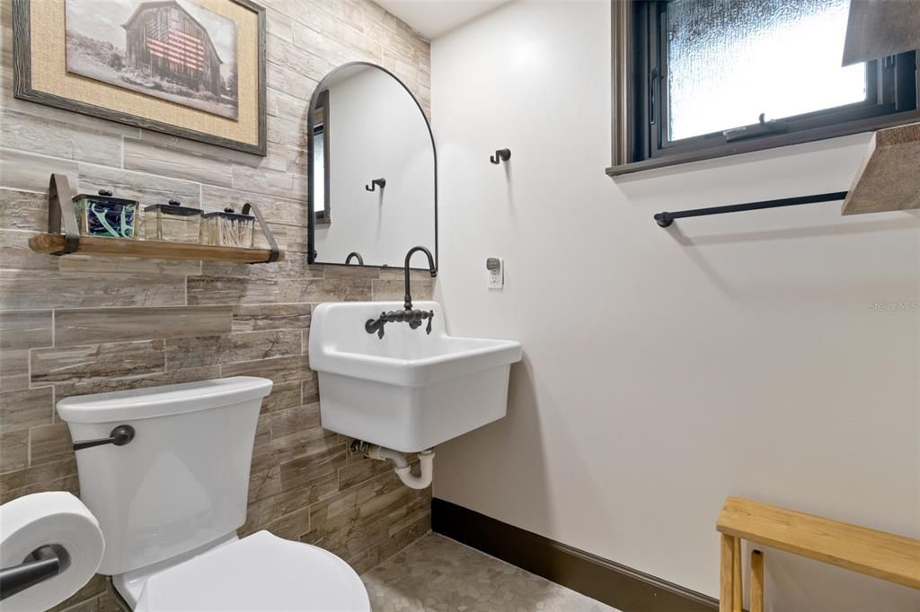 Activo con contrato: $799,999 (4 camas, 2 baños, 2636 Pies cuadrados)