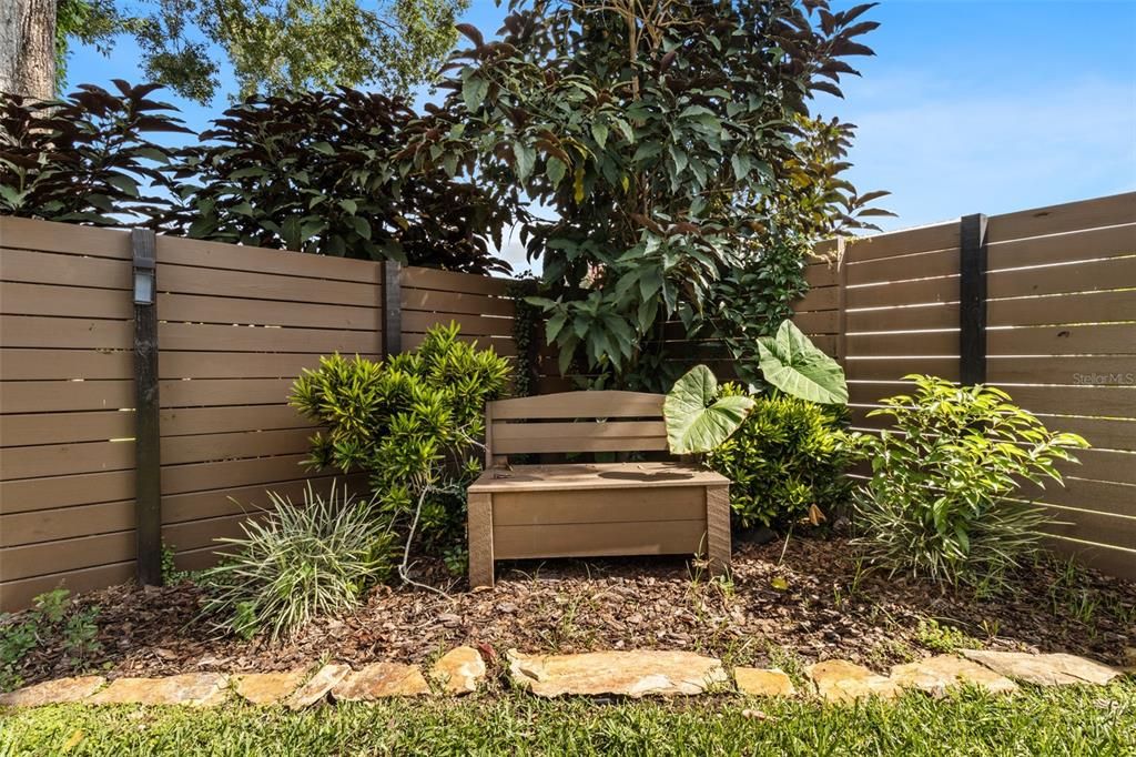 Activo con contrato: $799,999 (4 camas, 2 baños, 2636 Pies cuadrados)