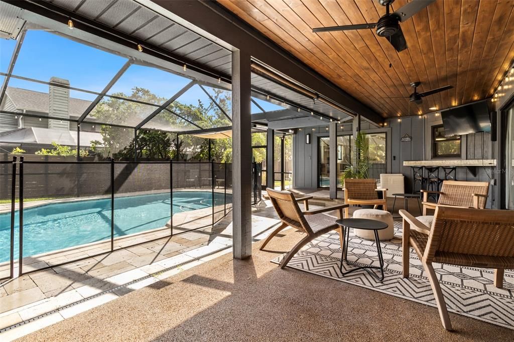 Activo con contrato: $799,999 (4 camas, 2 baños, 2636 Pies cuadrados)