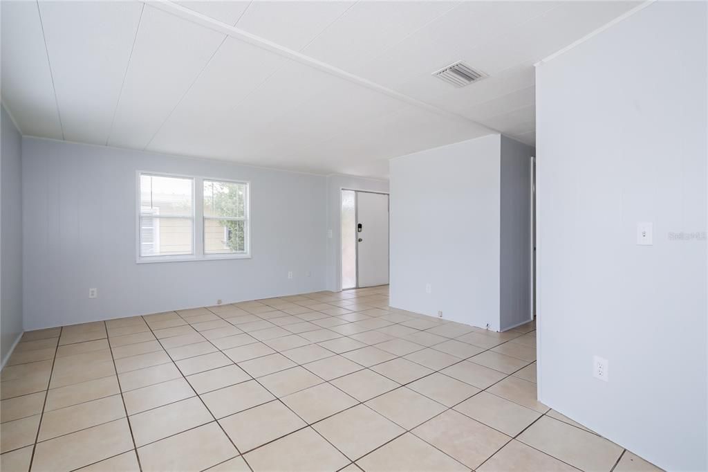 На продажу: $239,900 (3 спален, 2 ванн, 1096 Квадратных фут)