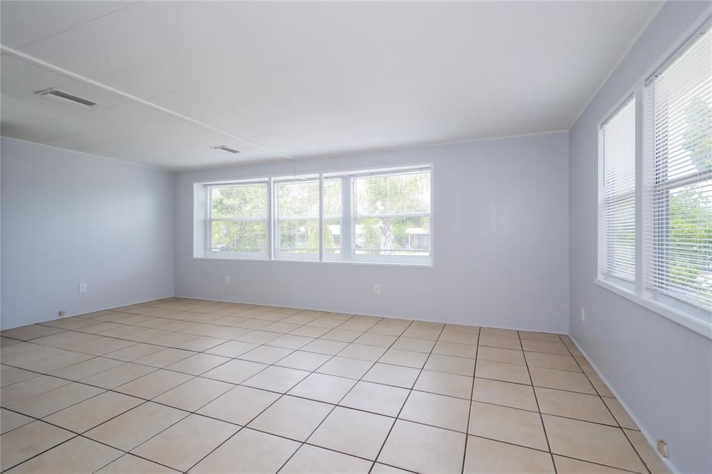 На продажу: $239,900 (3 спален, 2 ванн, 1096 Квадратных фут)