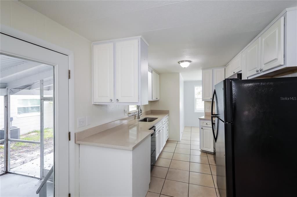 На продажу: $239,900 (3 спален, 2 ванн, 1096 Квадратных фут)