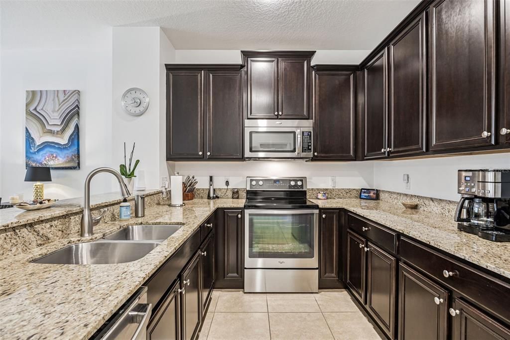 For Sale: $334,900 (3 beds, 2 baths, 1575 Square Feet)