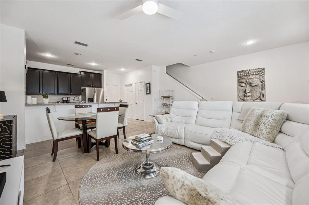 For Sale: $334,900 (3 beds, 2 baths, 1575 Square Feet)