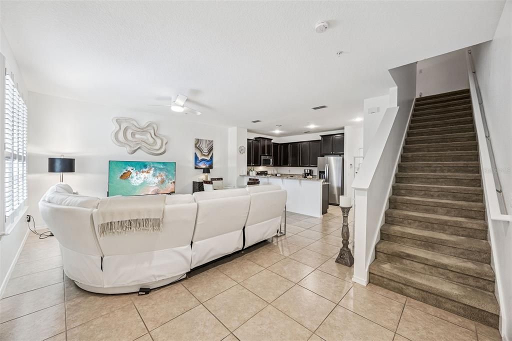 For Sale: $334,900 (3 beds, 2 baths, 1575 Square Feet)