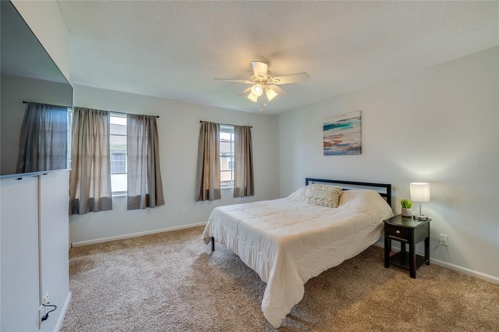 На продажу: $154,000 (2 спален, 1 ванн, 1122 Квадратных фут)