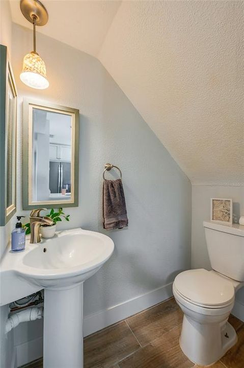 На продажу: $154,000 (2 спален, 1 ванн, 1122 Квадратных фут)