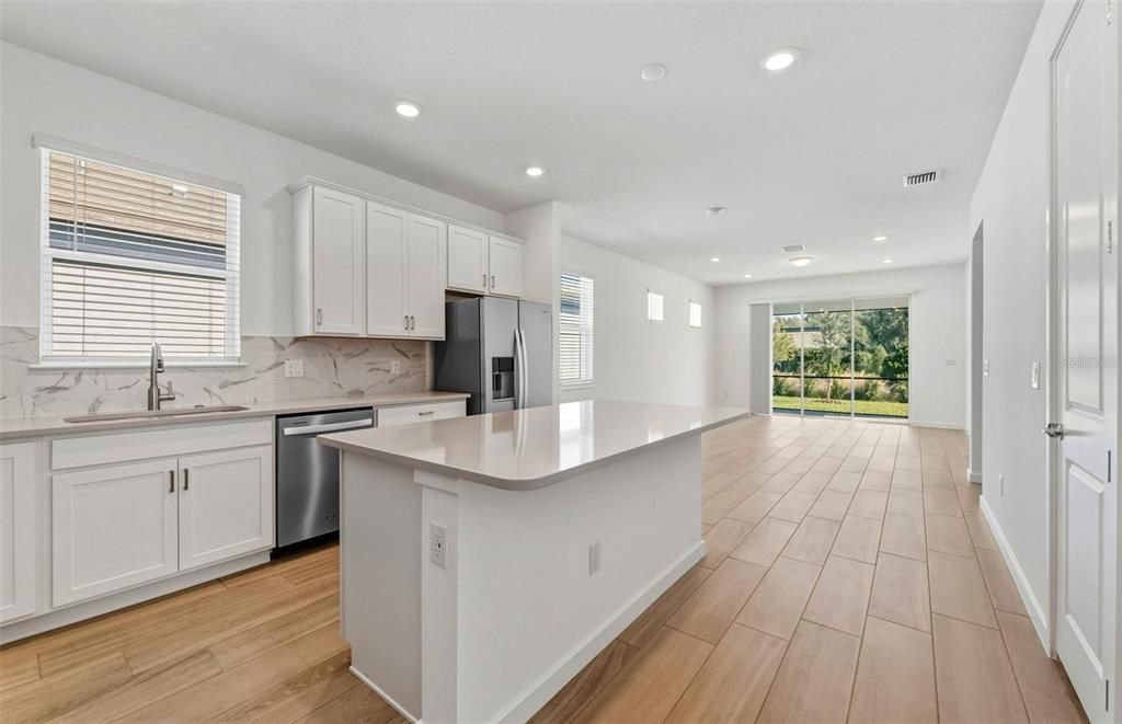 For Sale: $361,160 (2 beds, 2 baths, 1405 Square Feet)