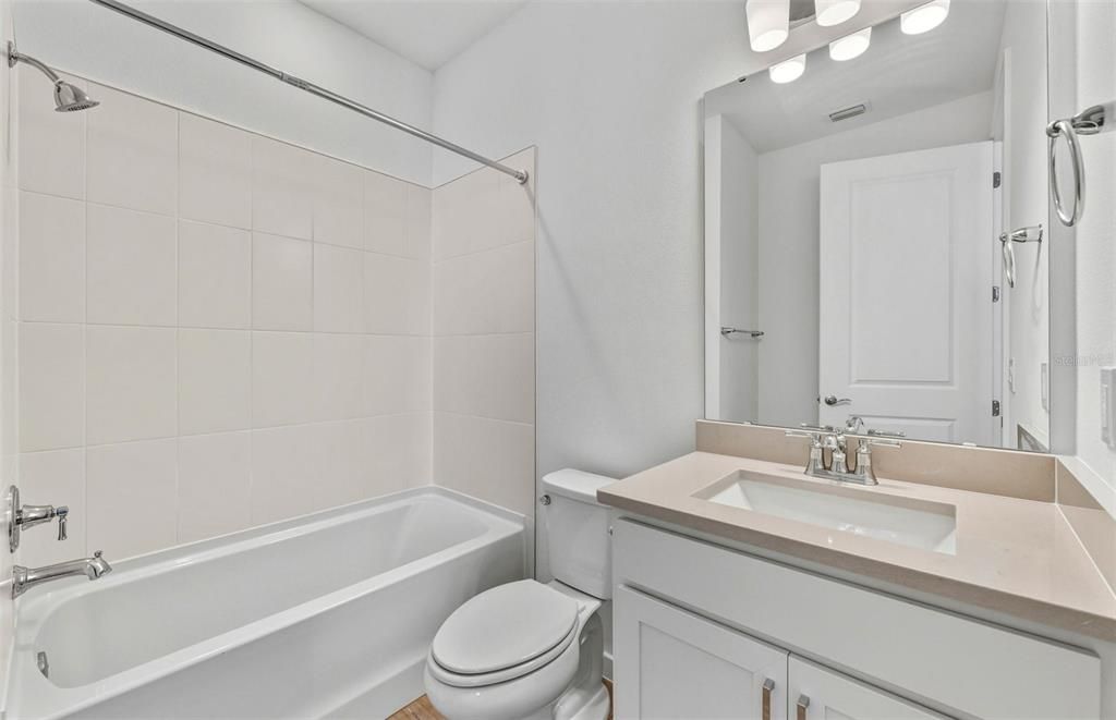 For Sale: $361,160 (2 beds, 2 baths, 1405 Square Feet)