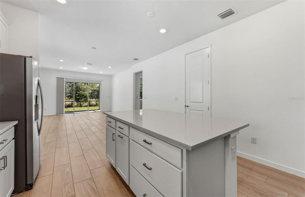 For Sale: $361,160 (2 beds, 2 baths, 1405 Square Feet)