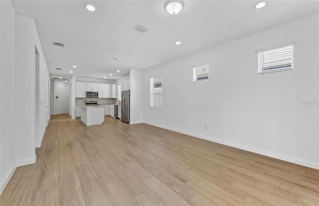 For Sale: $361,160 (2 beds, 2 baths, 1405 Square Feet)