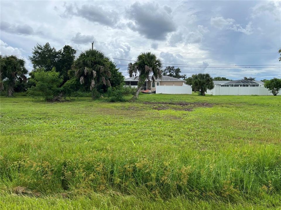 Под контрактом: $28,000 (0.23 acres)