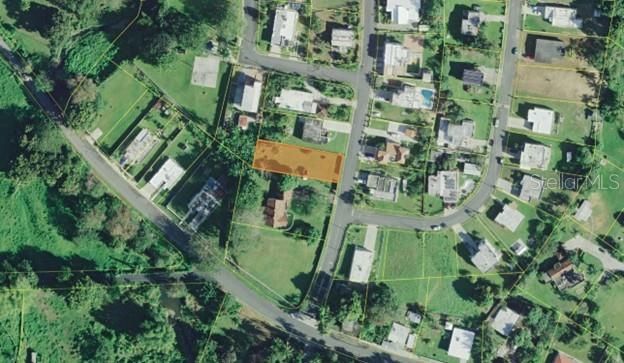 На продажу: $75,000 (0.24 acres)