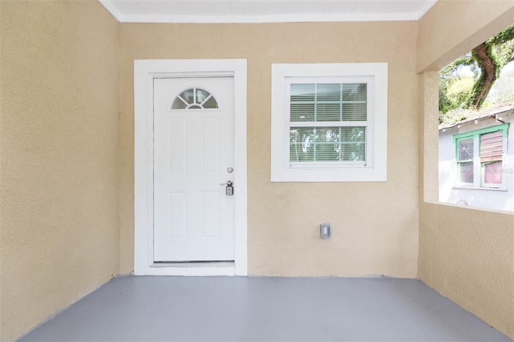 Activo con contrato: $234,900 (3 camas, 2 baños, 902 Pies cuadrados)