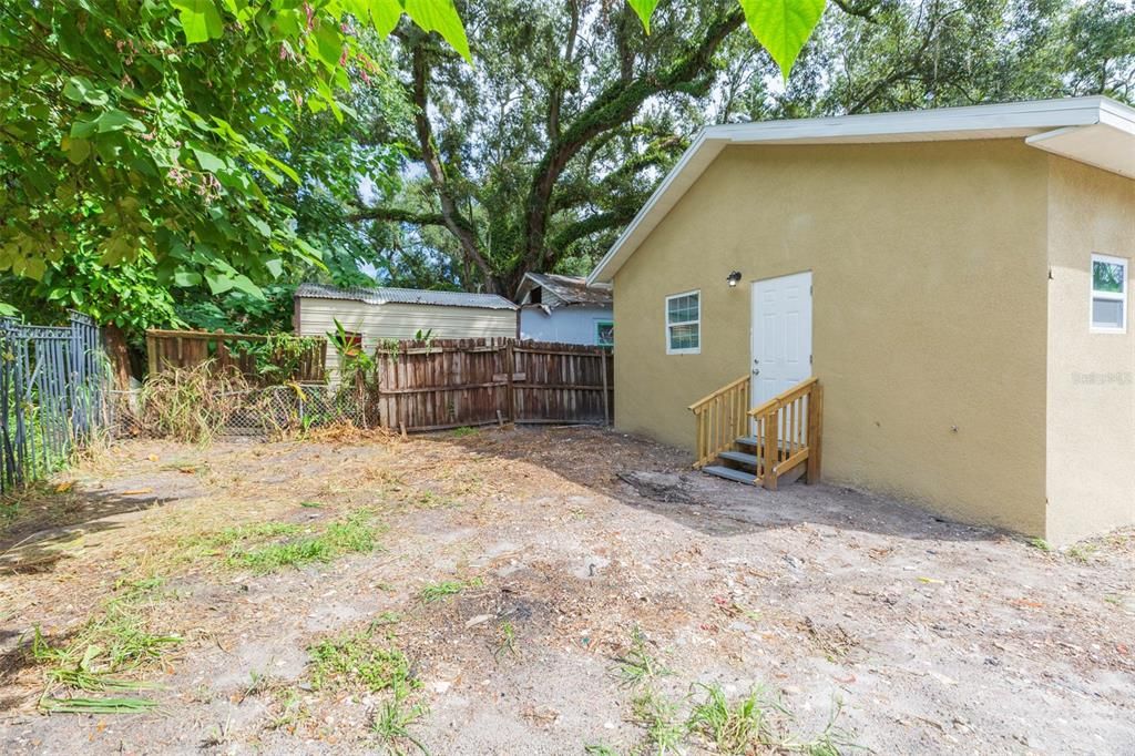 Activo con contrato: $234,900 (3 camas, 2 baños, 902 Pies cuadrados)