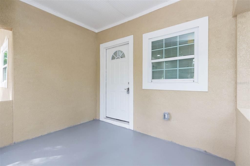 Activo con contrato: $234,900 (3 camas, 2 baños, 902 Pies cuadrados)