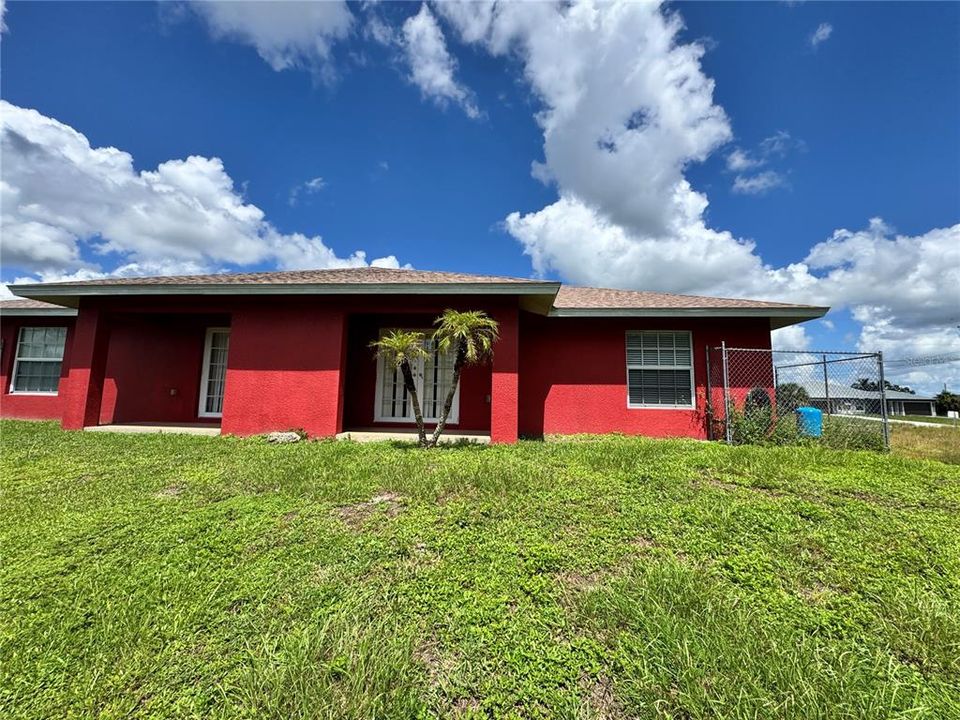 出租: $1,800 (3 贝兹, 2 浴室, 1227 平方英尺)