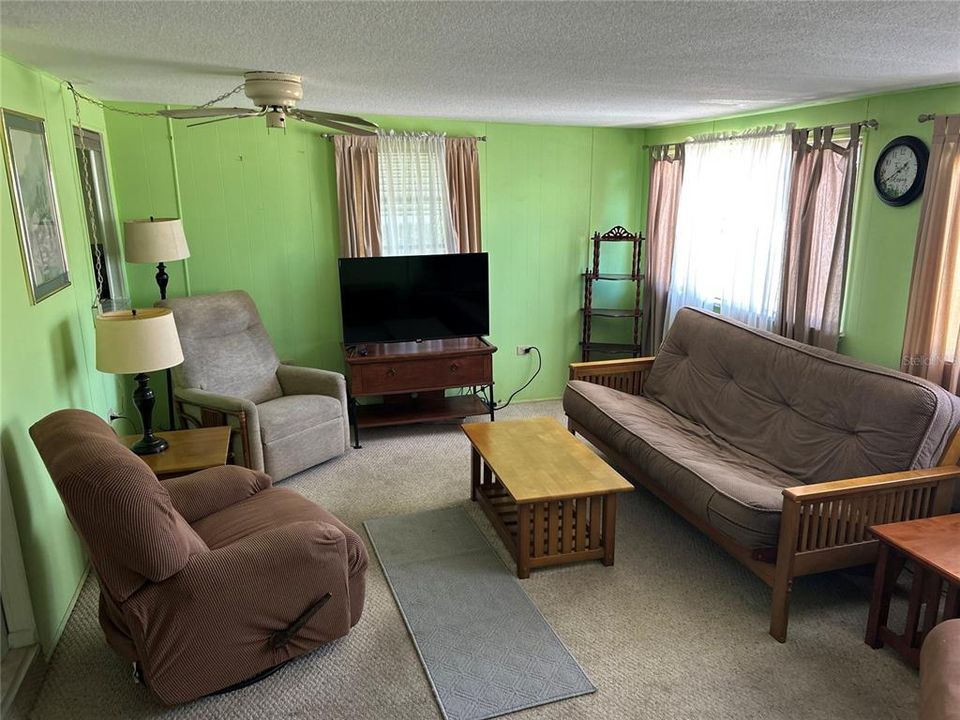 Active With Contract: $89,000 (2 beds, 1 baths, 778 Square Feet)