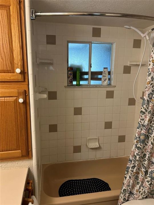 Active With Contract: $89,000 (2 beds, 1 baths, 778 Square Feet)