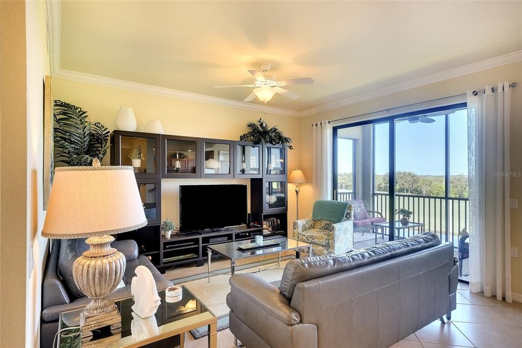 Activo con contrato: $264,900 (2 camas, 2 baños, 1232 Pies cuadrados)