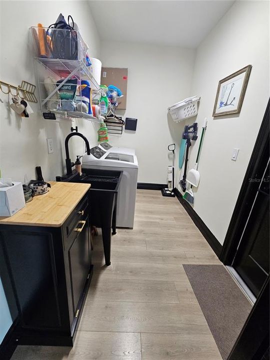 Active With Contract: $599,000 (3 beds, 2 baths, 1716 Square Feet)