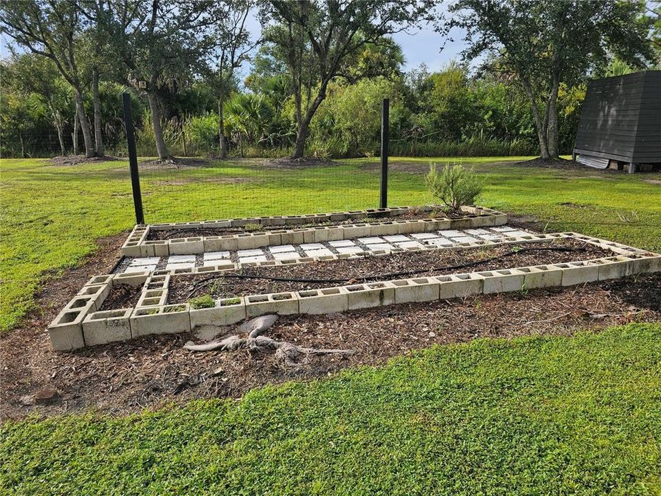 Active With Contract: $599,000 (3 beds, 2 baths, 1716 Square Feet)