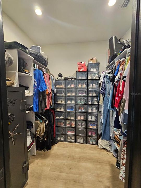 Active With Contract: $599,000 (3 beds, 2 baths, 1716 Square Feet)