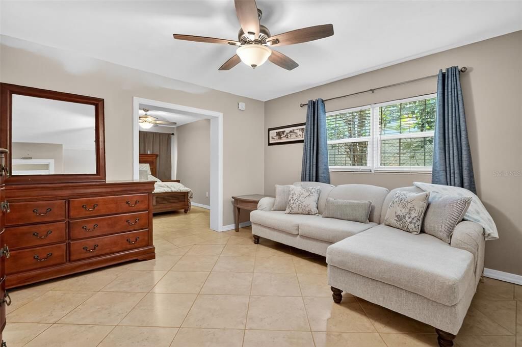 На продажу: $620,000 (3 спален, 2 ванн, 1911 Квадратных фут)