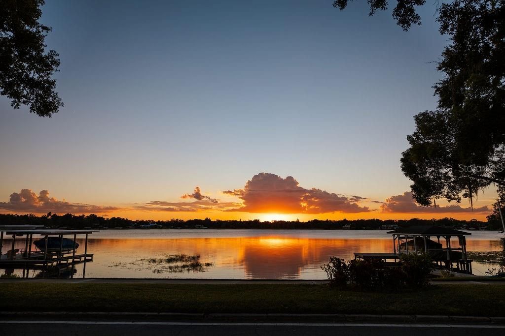 На продажу: $620,000 (3 спален, 2 ванн, 1911 Квадратных фут)