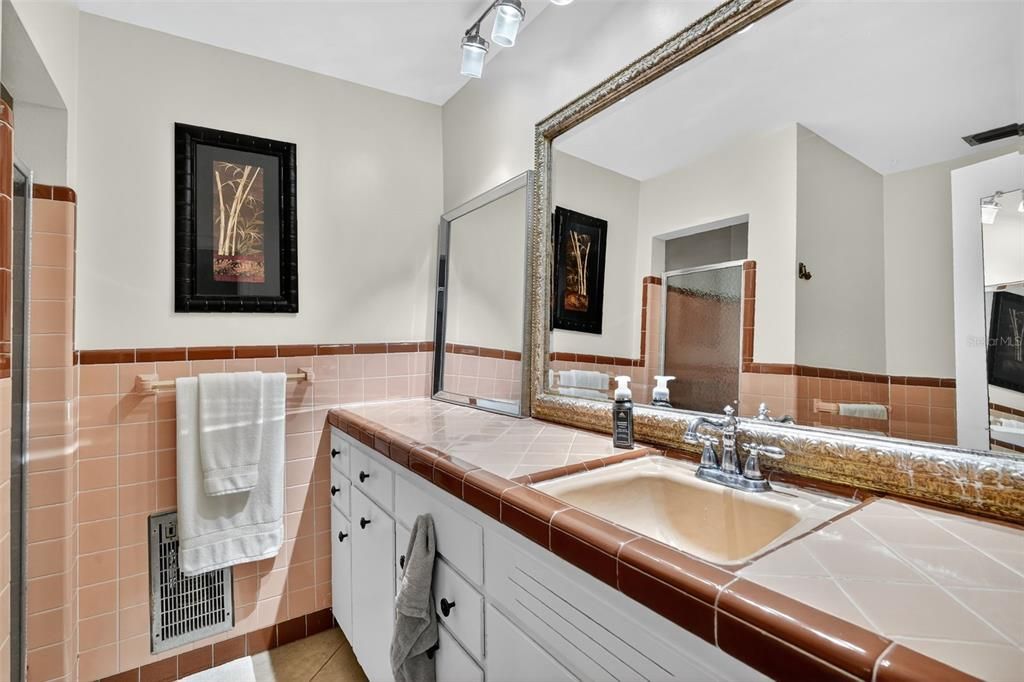 На продажу: $620,000 (3 спален, 2 ванн, 1911 Квадратных фут)