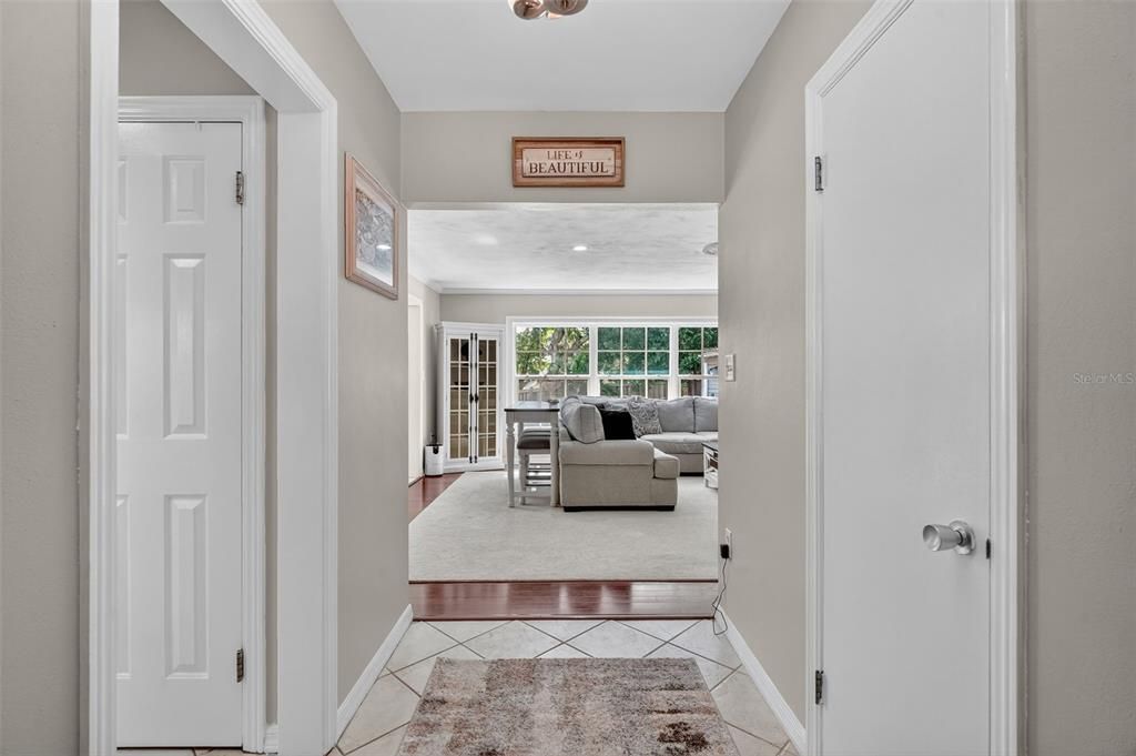 На продажу: $620,000 (3 спален, 2 ванн, 1911 Квадратных фут)