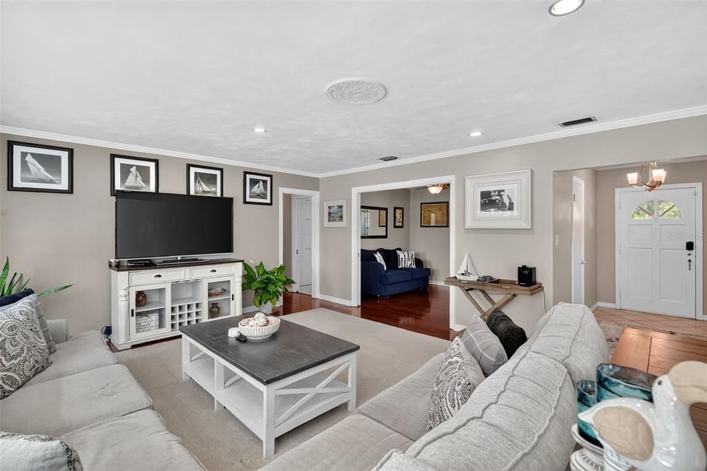 На продажу: $620,000 (3 спален, 2 ванн, 1911 Квадратных фут)