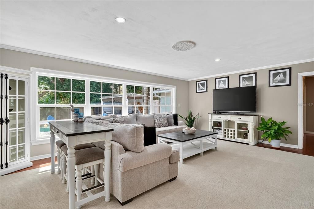 На продажу: $620,000 (3 спален, 2 ванн, 1911 Квадратных фут)