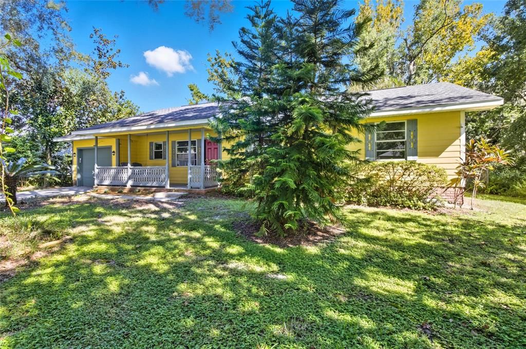 Active With Contract: $249,900 (3 beds, 2 baths, 1360 Square Feet)