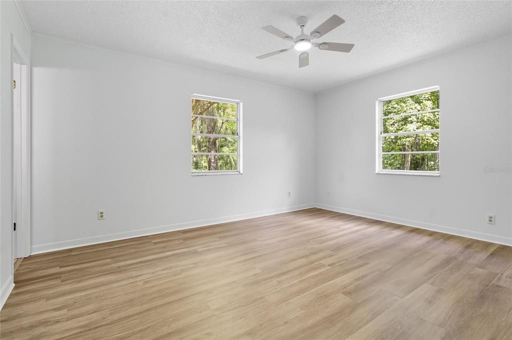 Active With Contract: $249,900 (3 beds, 2 baths, 1360 Square Feet)