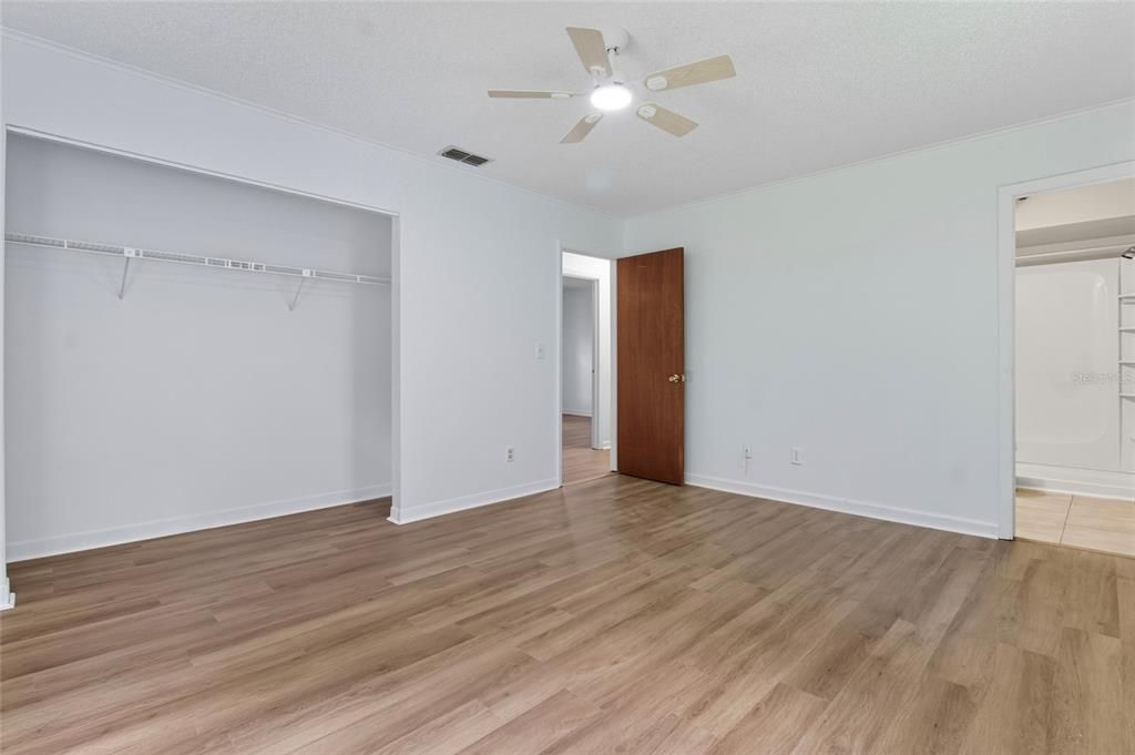 Active With Contract: $249,900 (3 beds, 2 baths, 1360 Square Feet)